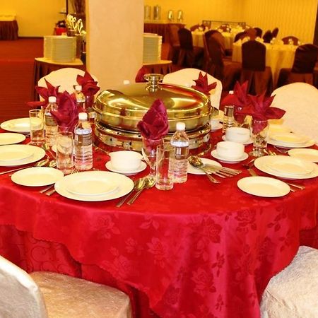 11@Century Hotel Johor Bahru Bagian luar foto
