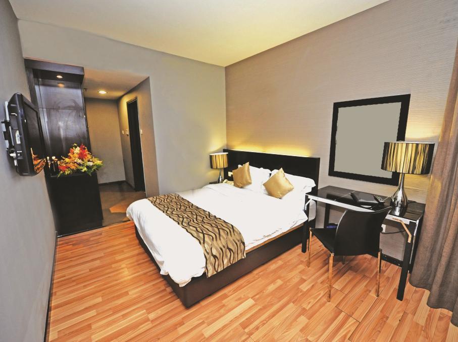 11@Century Hotel Johor Bahru Bagian luar foto