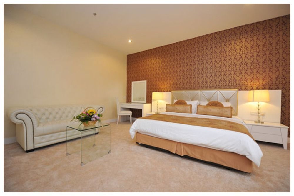 11@Century Hotel Johor Bahru Bagian luar foto